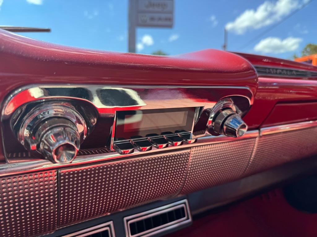 Chevrolet-Other-1960-White-Red-45