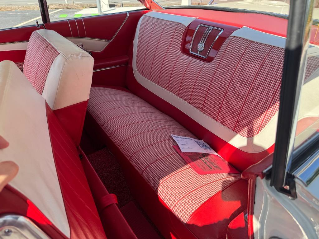 Chevrolet-Other-1960-White-Red-46