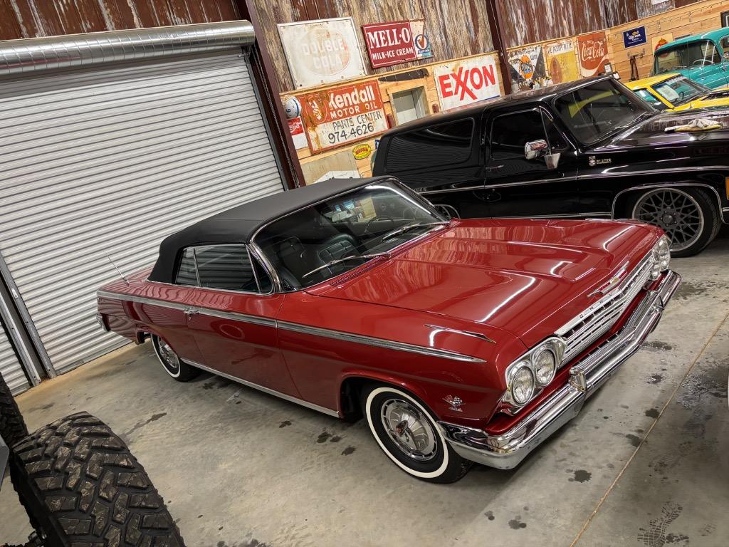 Chevrolet-Other-1962-Red-Black