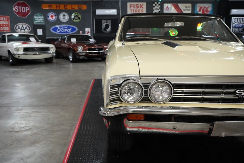 Chevrolet-Other-1967-Yellow-Black-42
