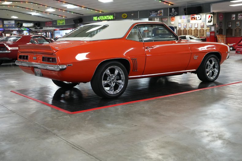 Chevrolet-Other-1969-Orange-White-23