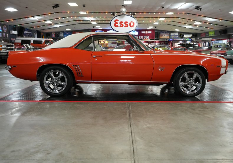 Chevrolet-Other-1969-Orange-White-24