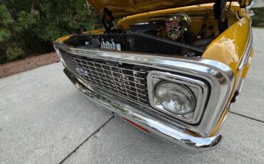 Chevrolet-Other-1972-Okra-White-35