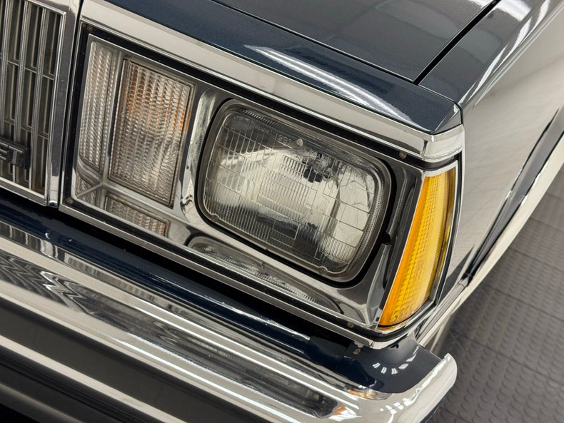 Chevrolet-Other-1980-Twilight-Blue-Metall-Dark-Blue-14