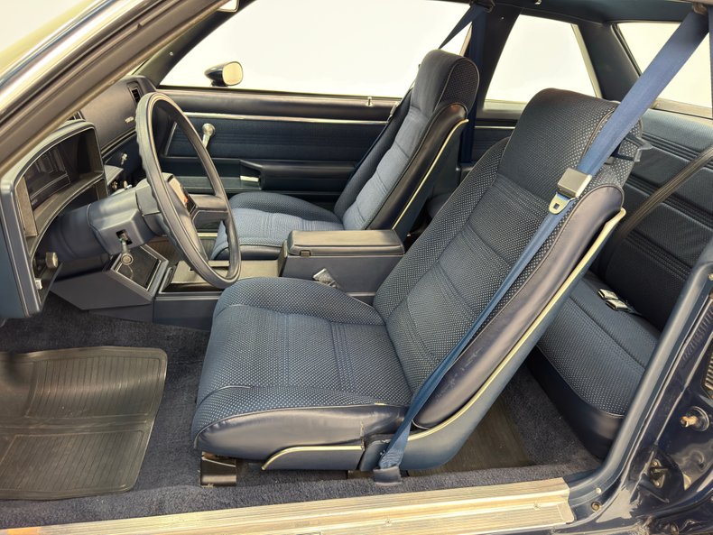 Chevrolet-Other-1980-Twilight-Blue-Metall-Dark-Blue-30