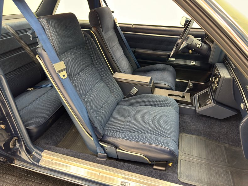 Chevrolet-Other-1980-Twilight-Blue-Metall-Dark-Blue-31