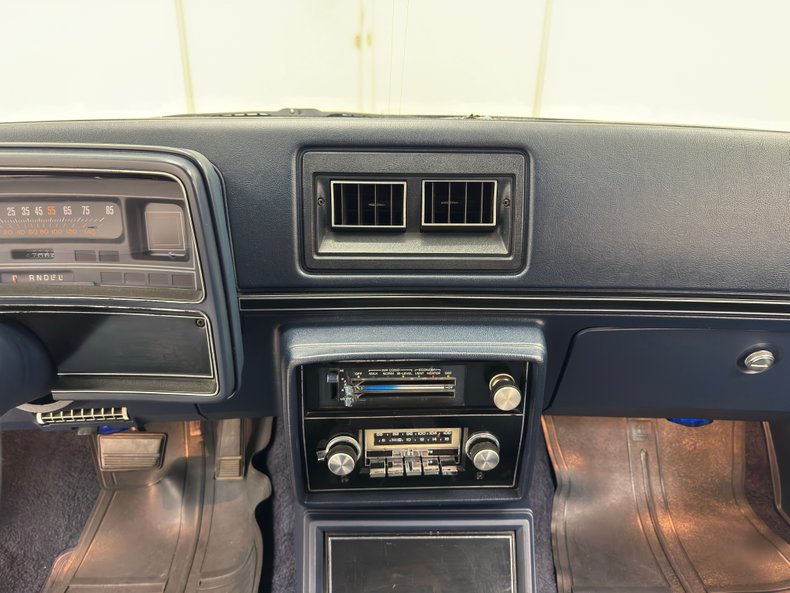 Chevrolet-Other-1980-Twilight-Blue-Metall-Dark-Blue-37