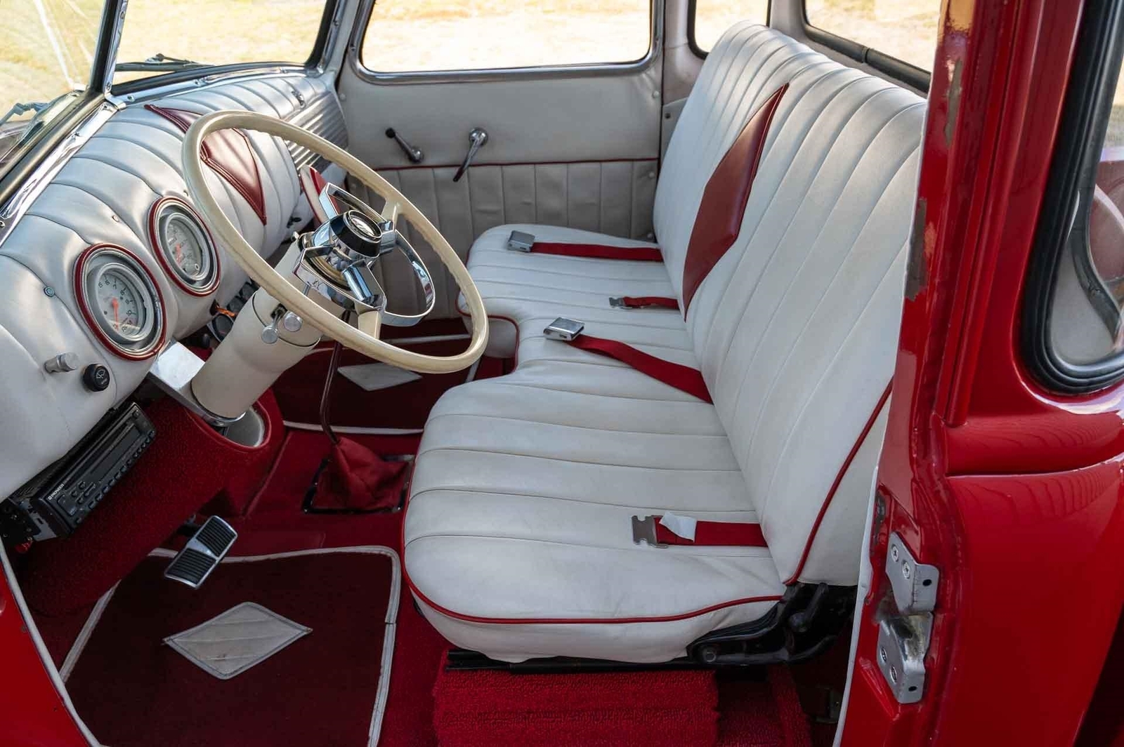 Chevrolet-Other-Pickups-1951-5-Window-10