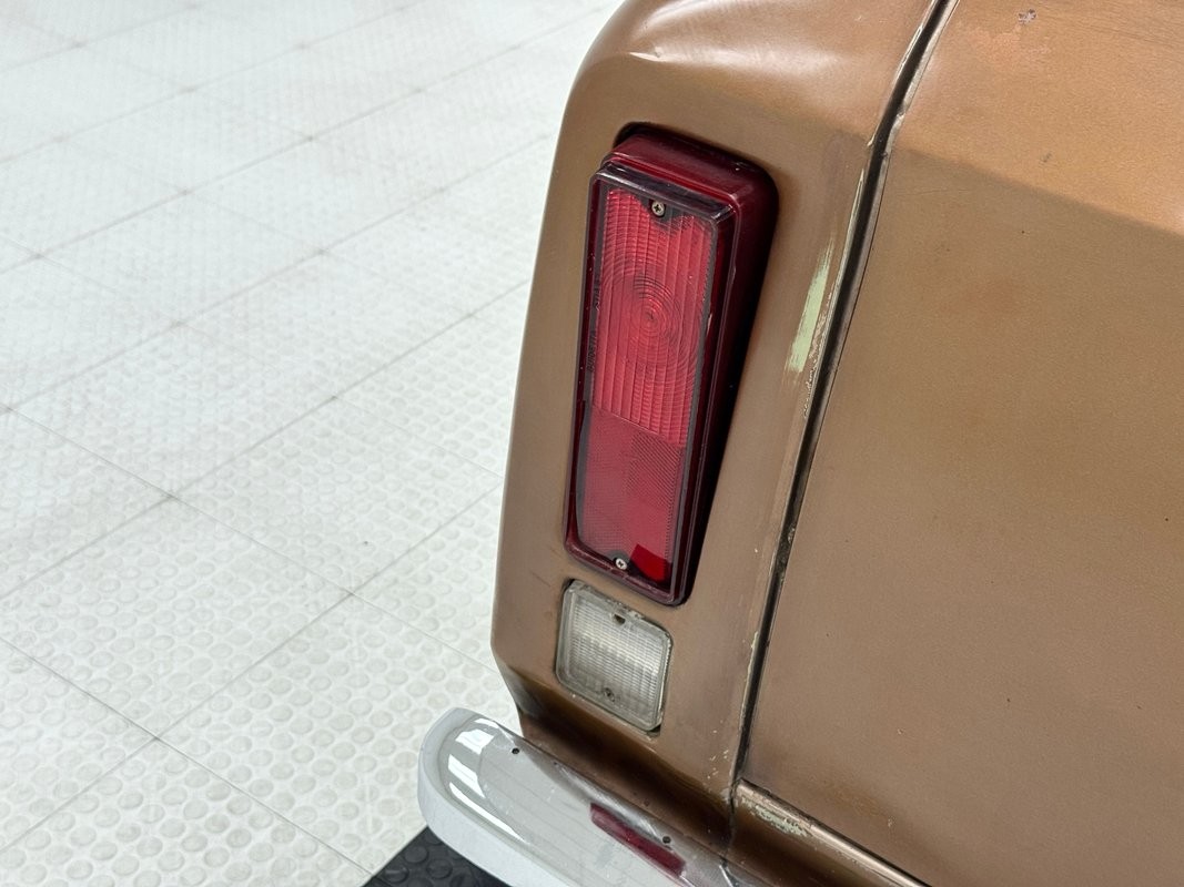 Chevrolet-Other-Pickups-1972-SUV-16