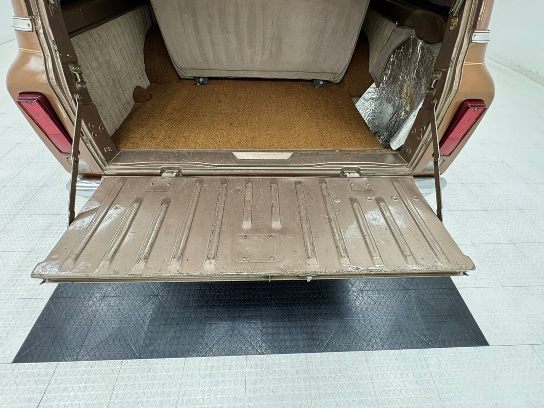Chevrolet-Other-Pickups-1972-SUV-24