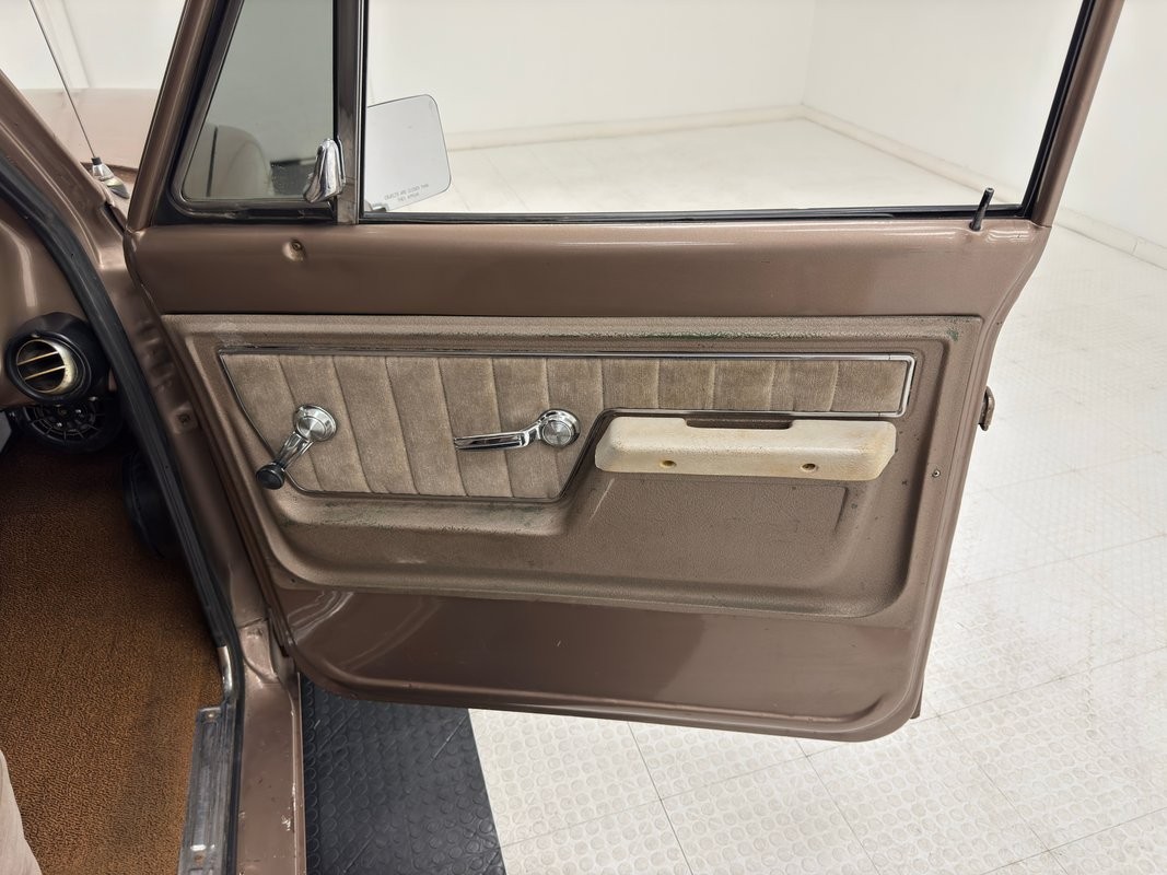 Chevrolet-Other-Pickups-1972-SUV-30
