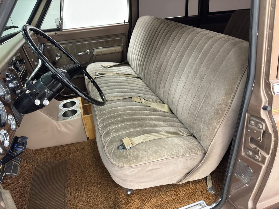 Chevrolet-Other-Pickups-1972-SUV-32