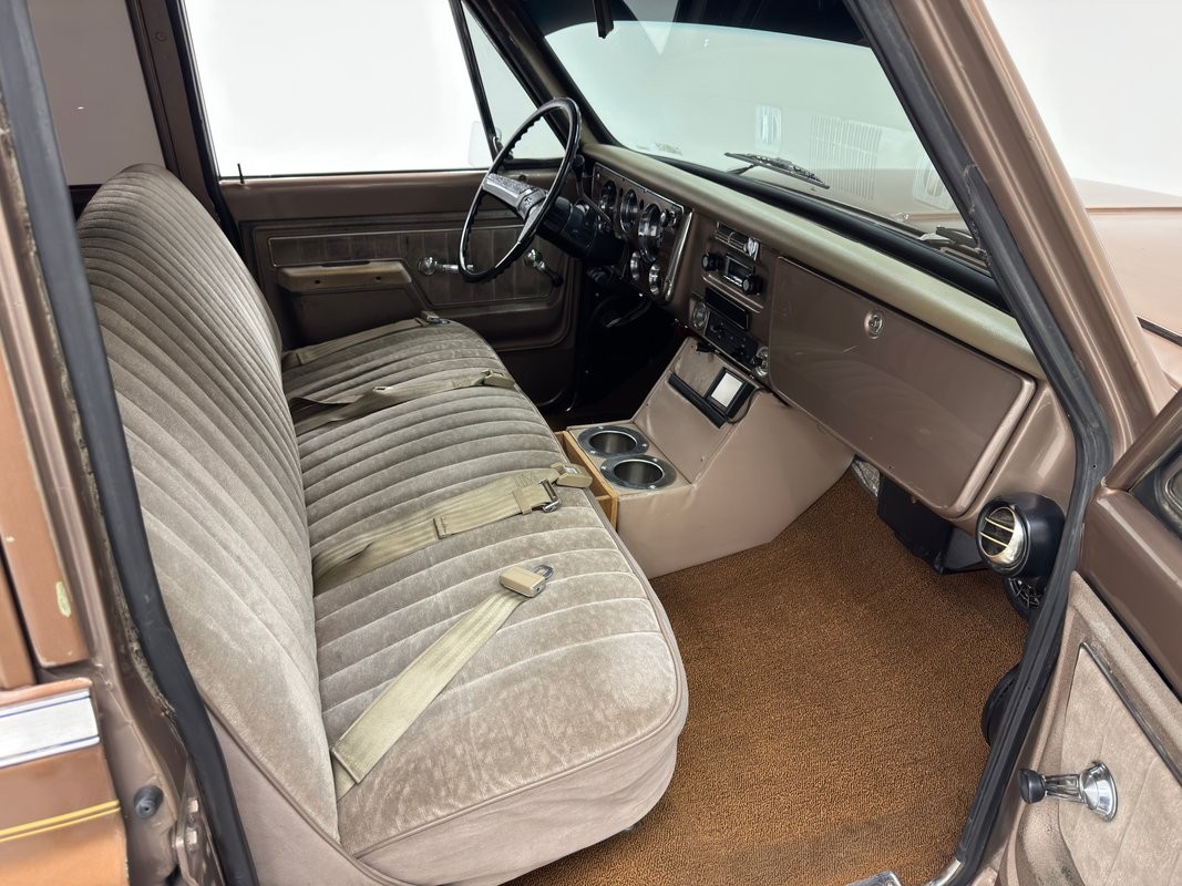 Chevrolet-Other-Pickups-1972-SUV-35