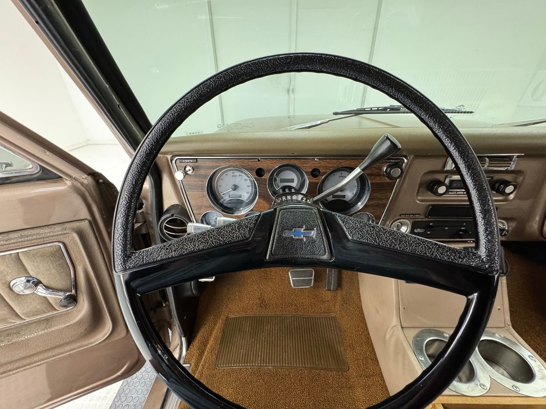 Chevrolet-Other-Pickups-1972-SUV-39