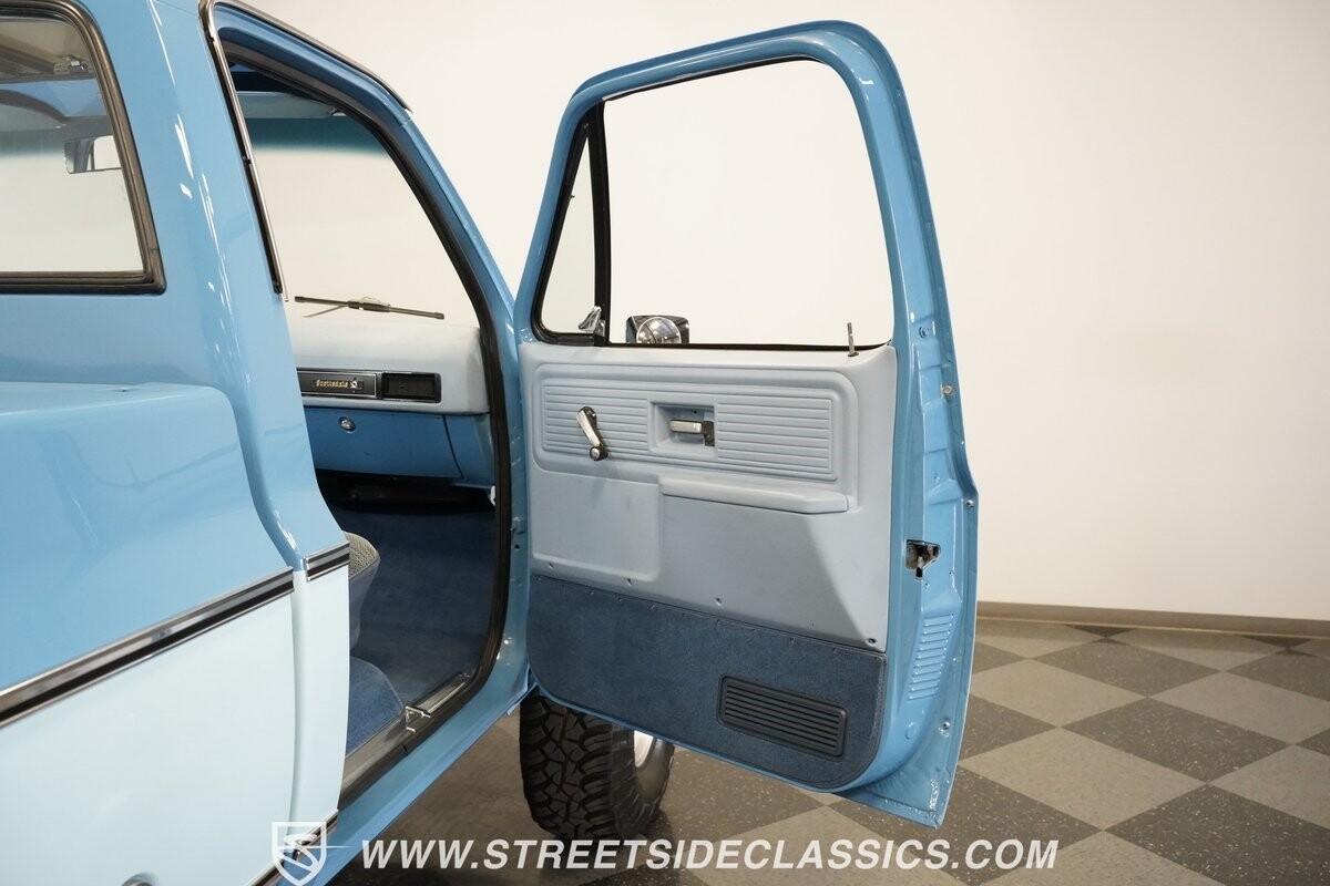 Chevrolet-Other-Pickups-1977-Pickup-Truck-24