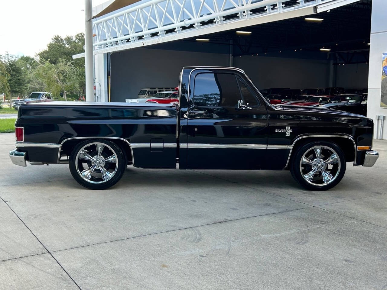 Chevrolet-Other-Pickups-1987-Pickup-Truck-3