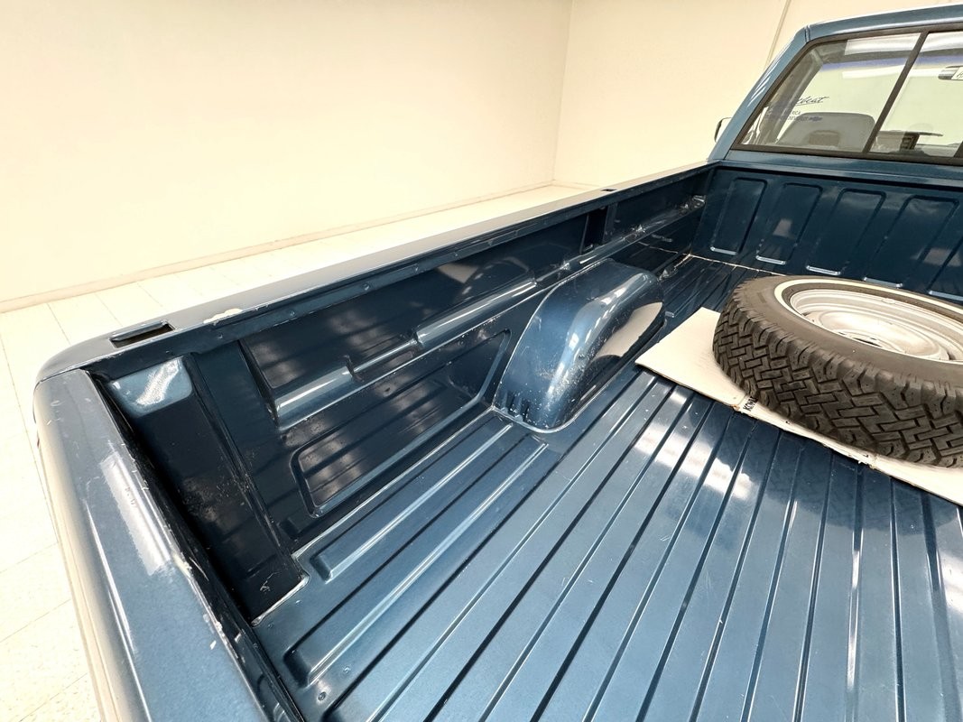 Chevrolet-Other-Pickups-1992-Pickup-Truck-24