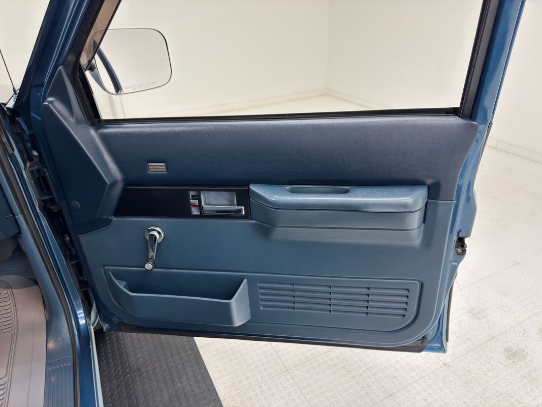 Chevrolet-Other-Pickups-1992-Pickup-Truck-26