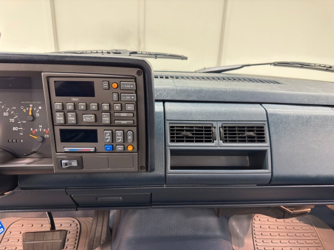 Chevrolet-Other-Pickups-1992-Pickup-Truck-34