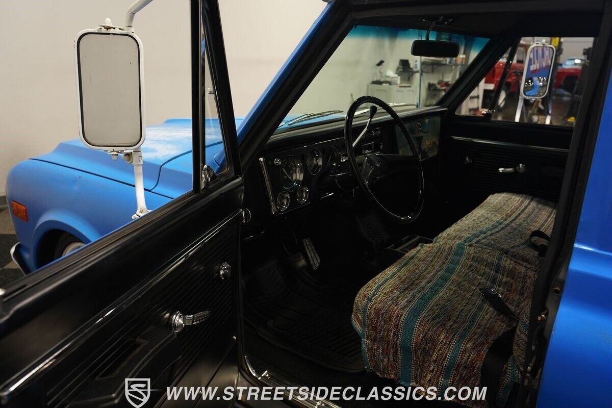 Chevrolet-Panel-Delivery-1968-SUV-4