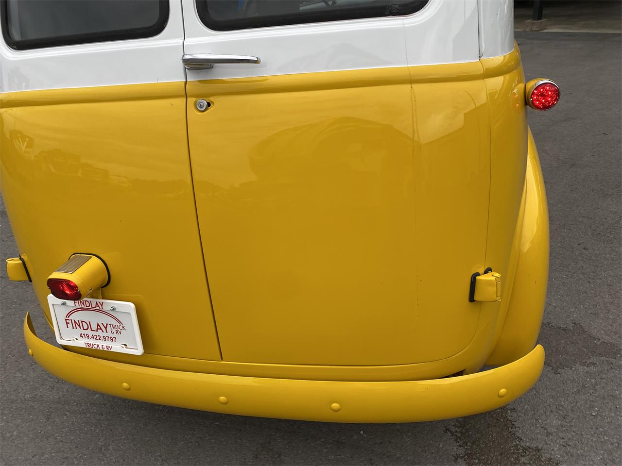Chevrolet-Panel-truck-1954-YELLOWWHITE-YELLOWWHITE-19