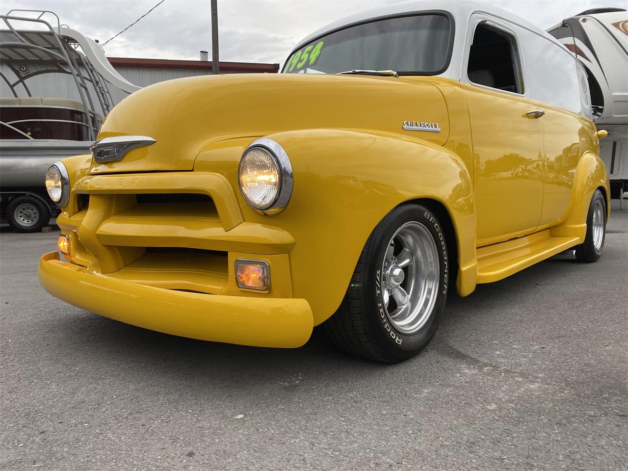 Chevrolet-Panel-truck-1954-YELLOWWHITE-YELLOWWHITE-2