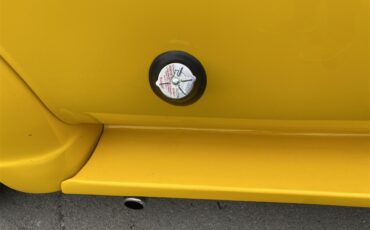 Chevrolet-Panel-truck-1954-YELLOWWHITE-YELLOWWHITE-26