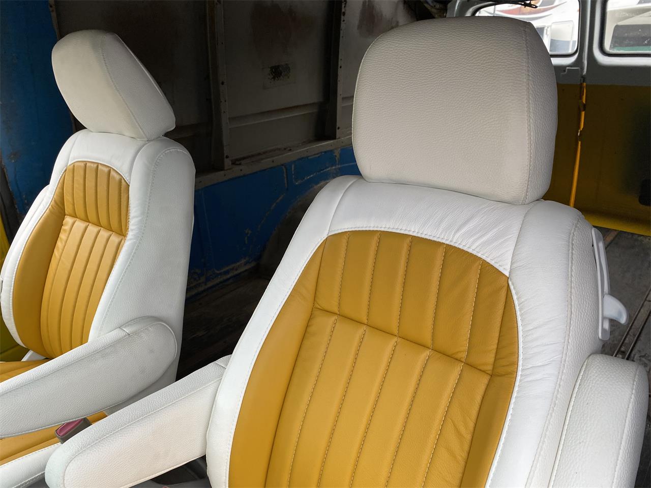 Chevrolet-Panel-truck-1954-YELLOWWHITE-YELLOWWHITE-28