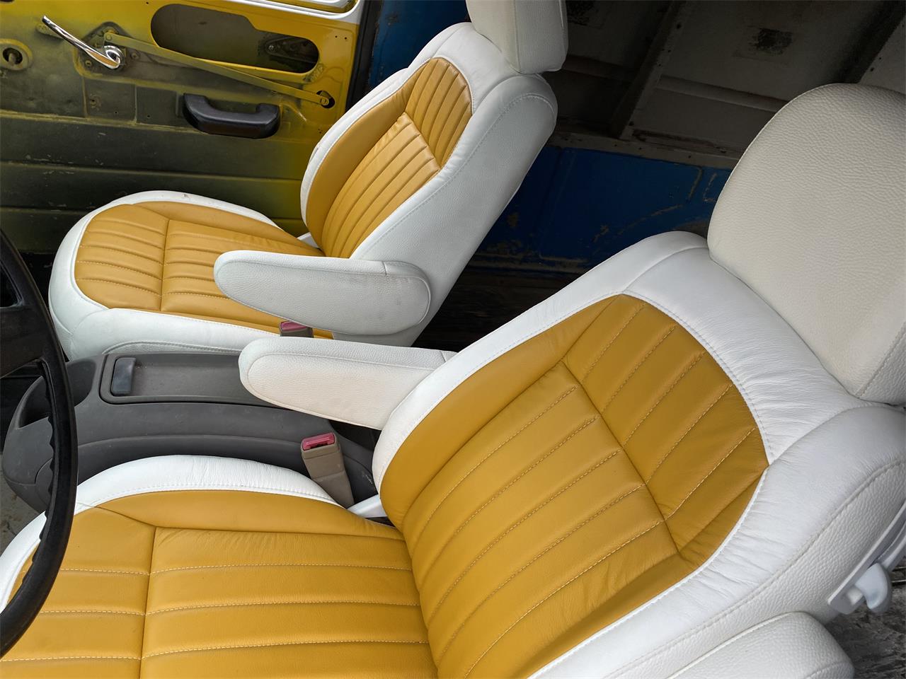 Chevrolet-Panel-truck-1954-YELLOWWHITE-YELLOWWHITE-29