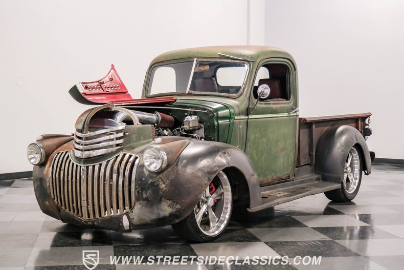 Chevrolet-Pickup-1947-Green-Patina-Saddle-27