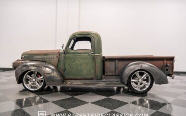 Chevrolet-Pickup-1947-Green-Patina-Saddle