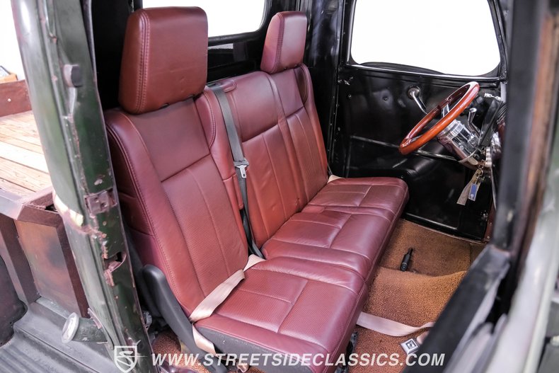 Chevrolet-Pickup-1947-Green-Patina-Saddle-48