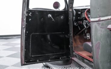 Chevrolet-Pickup-1947-Green-Patina-Saddle-49
