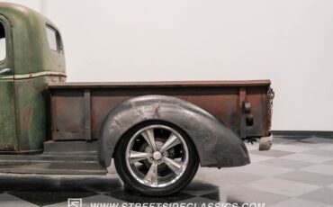 Chevrolet-Pickup-1947-Green-Patina-Saddle-7