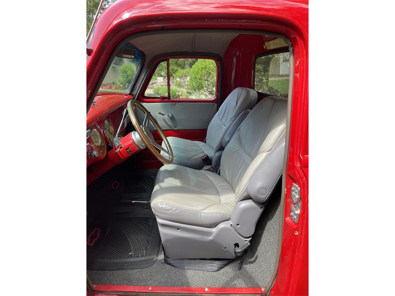 Chevrolet-Pickup-1954-red-gray-7