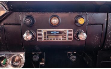 Chevrolet-Pickup-1957-Green-Black-and-red-1