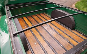 Chevrolet-Pickup-1957-Green-Black-and-red-11