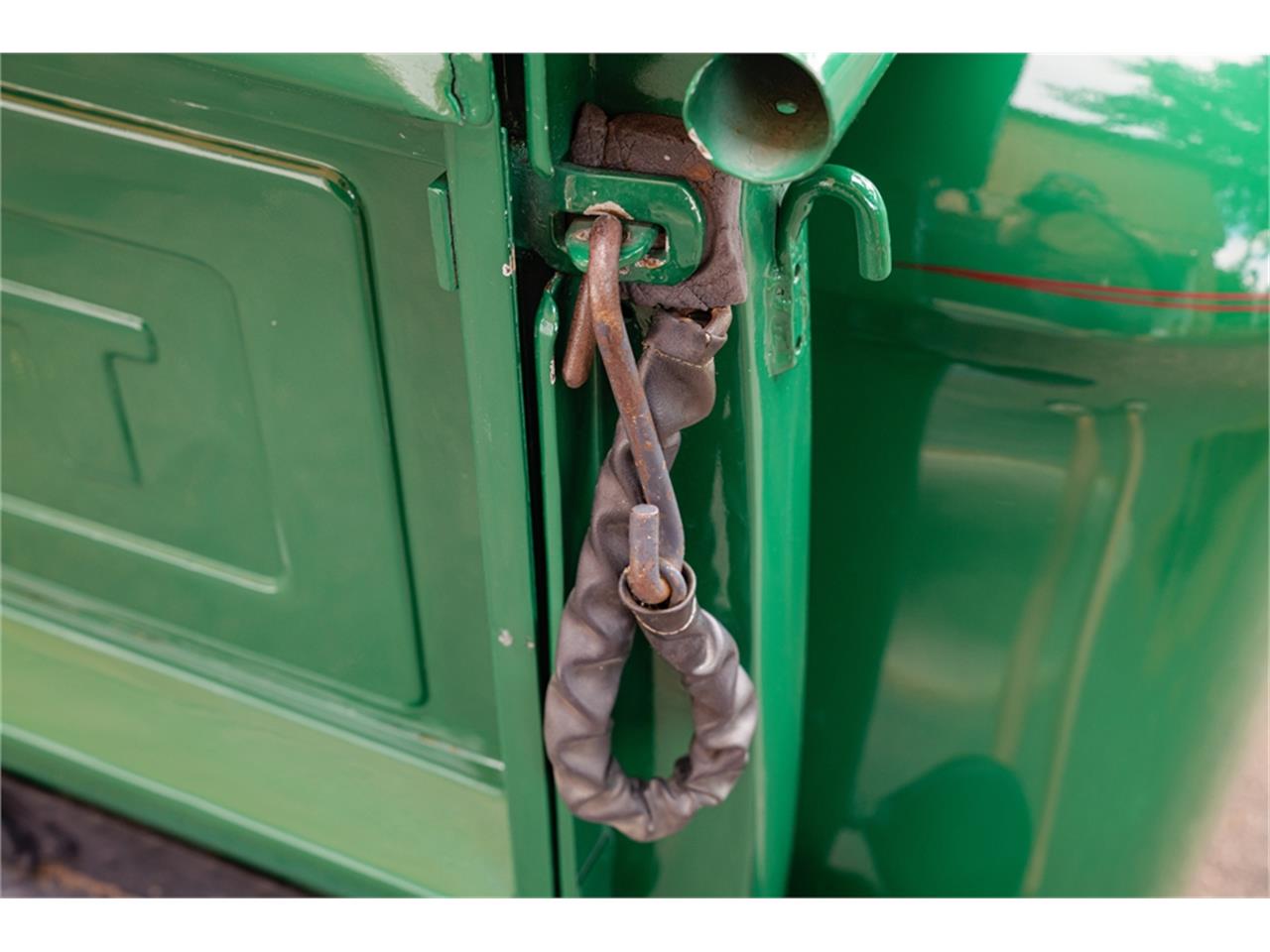 Chevrolet-Pickup-1957-Green-Black-and-red-16