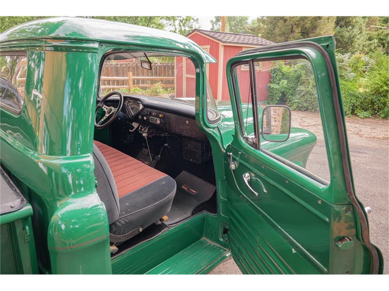 Chevrolet-Pickup-1957-Green-Black-and-red-2
