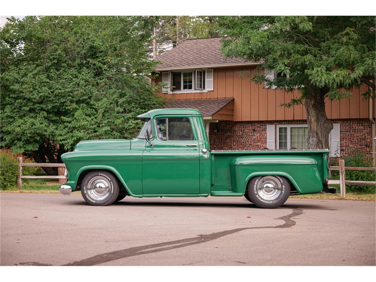 Chevrolet-Pickup-1957-Green-Black-and-red-3