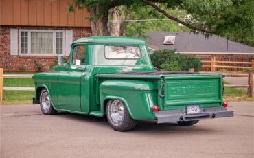 Chevrolet-Pickup-1957-Green-Black-and-red