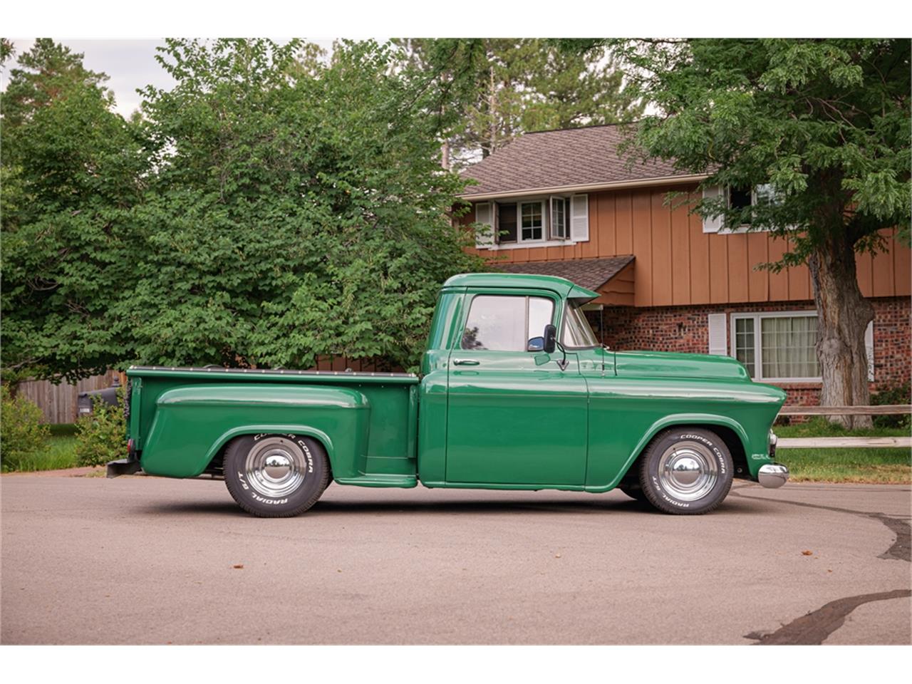 Chevrolet-Pickup-1957-Green-Black-and-red-4