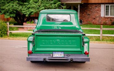 Chevrolet-Pickup-1957-Green-Black-and-red-8