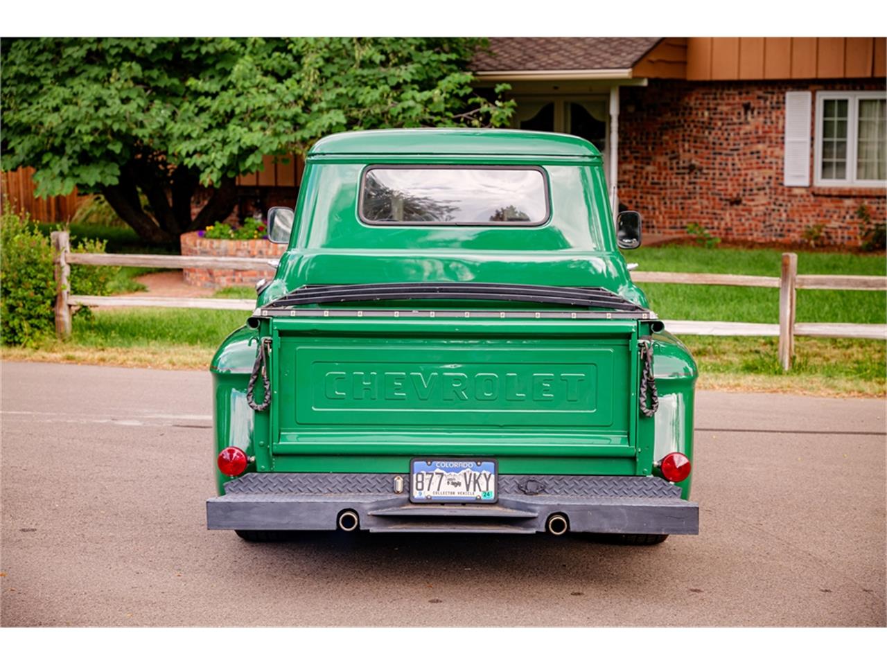 Chevrolet-Pickup-1957-Green-Black-and-red-8