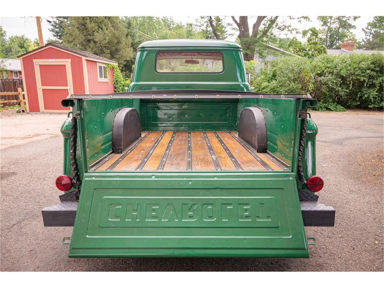 Chevrolet-Pickup-1957-Green-Black-and-red-9