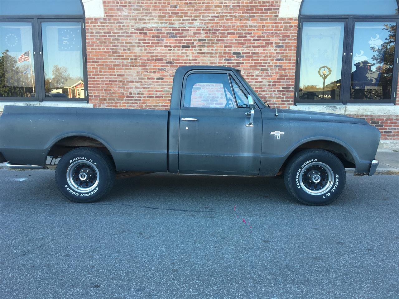 Chevrolet-Pickup-1967-Gray-Gray-1