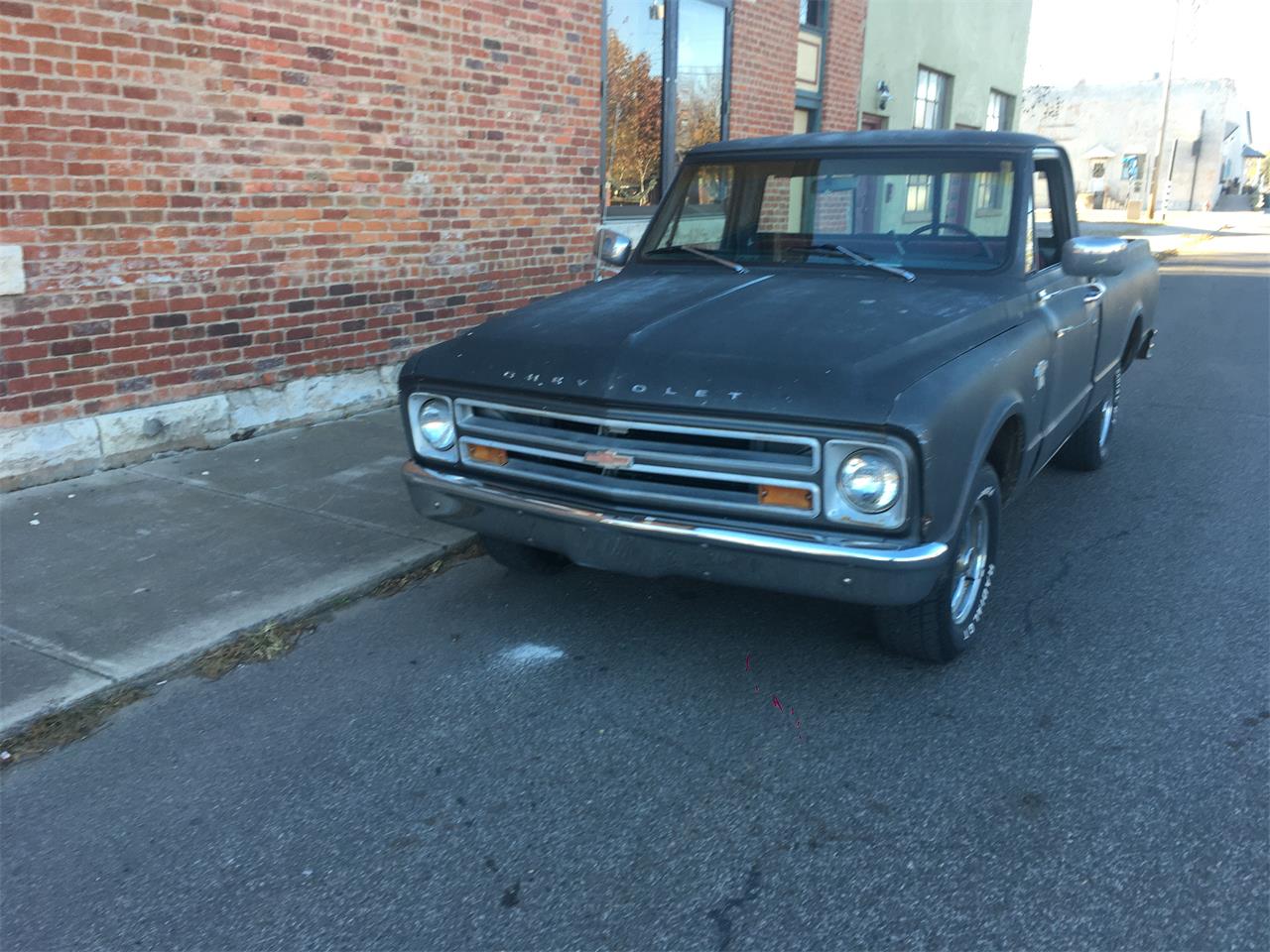 Chevrolet-Pickup-1967-Gray-Gray-12