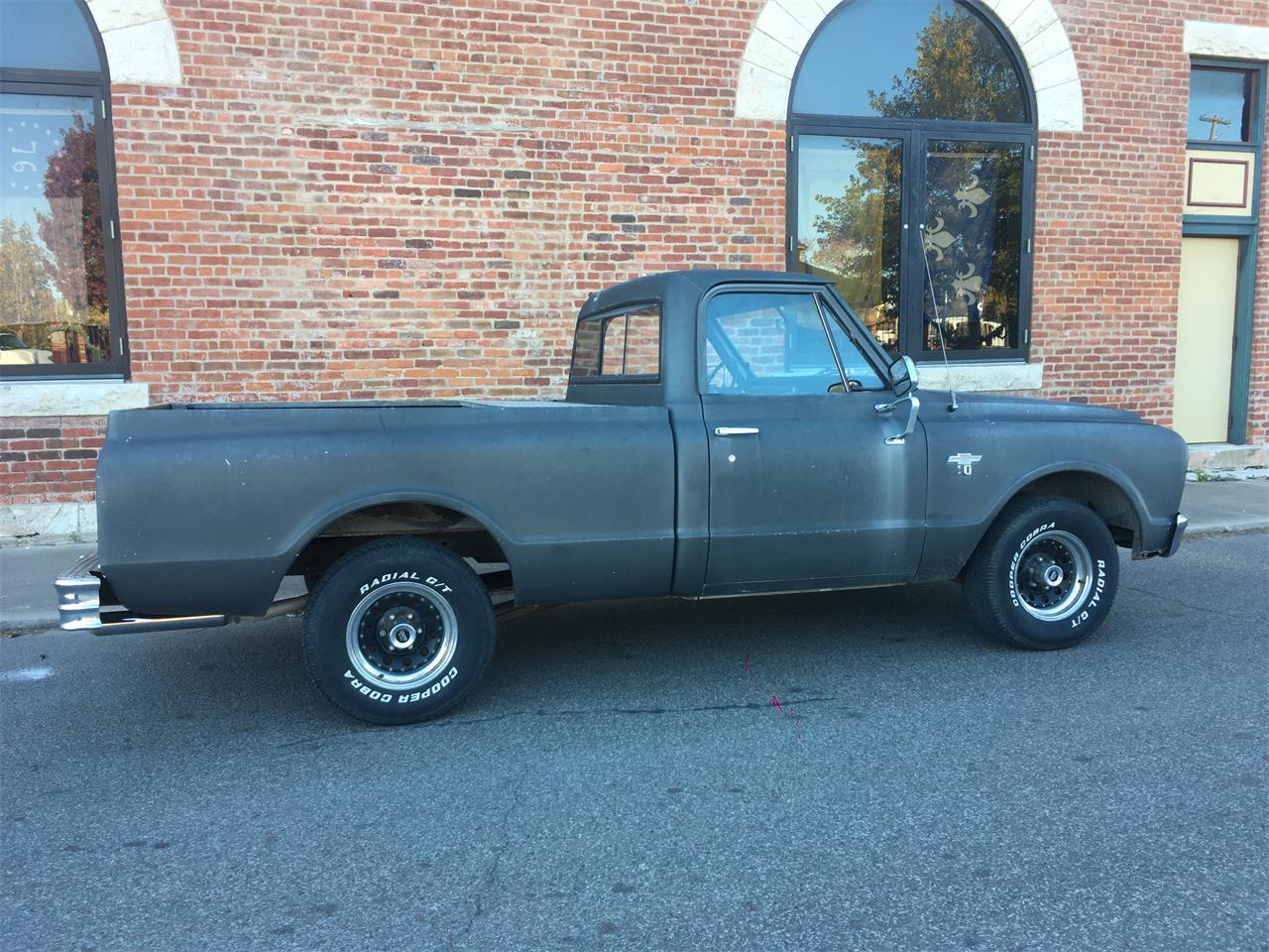 Chevrolet-Pickup-1967-Gray-Gray-2