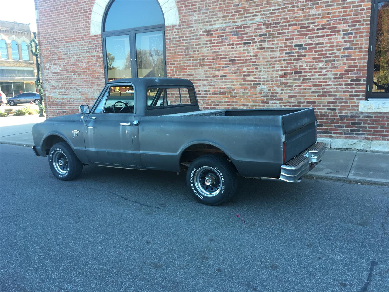 Chevrolet-Pickup-1967-Gray-Gray-3