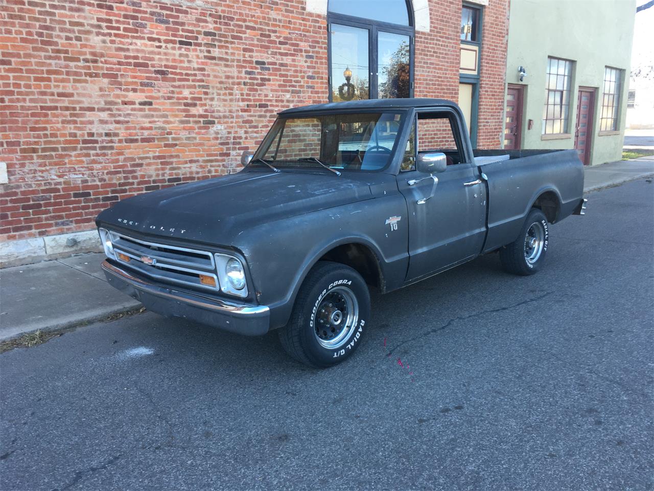 Chevrolet-Pickup-1967-Gray-Gray-7